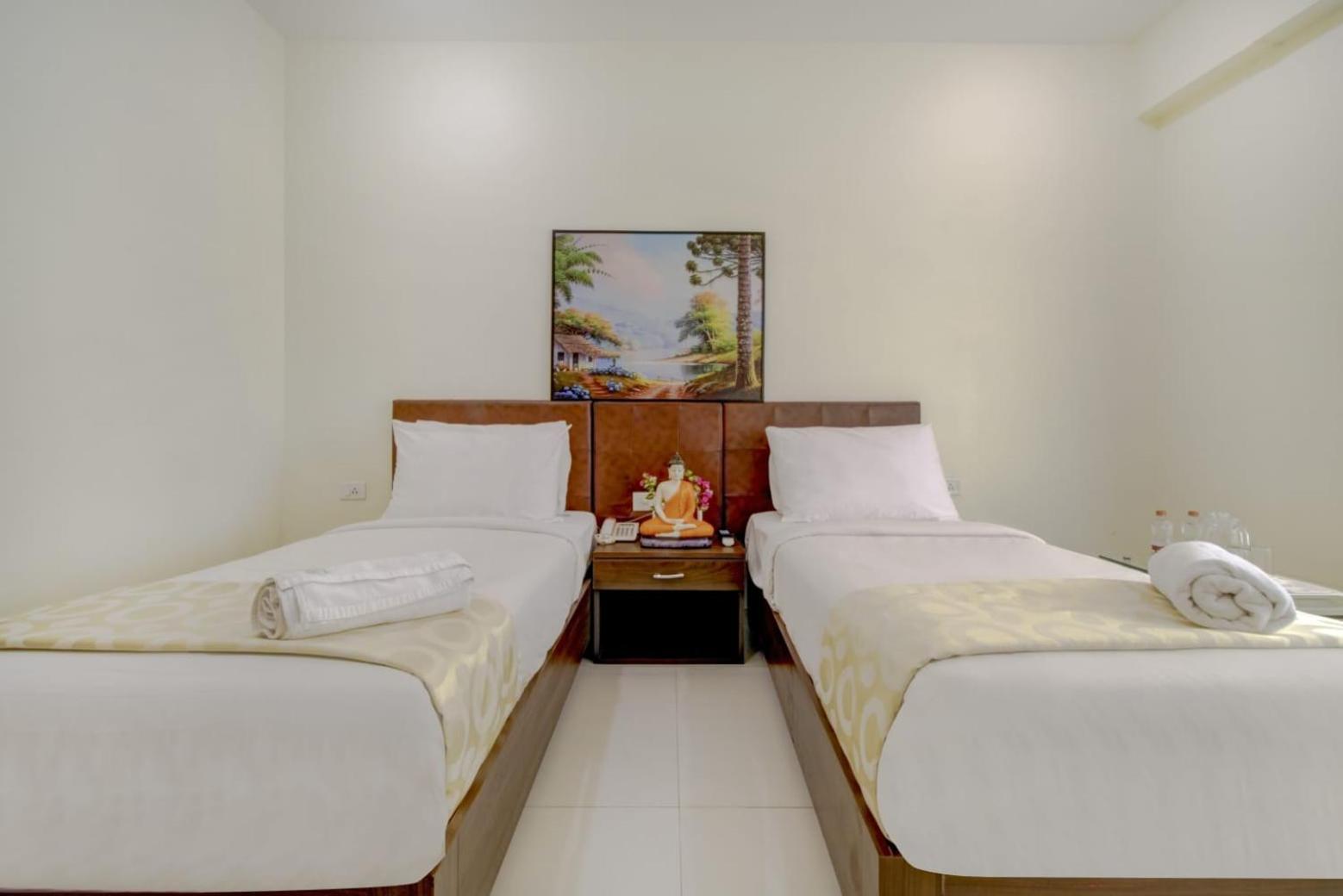 Hotel Lorven Visakhapatnam Exterior photo